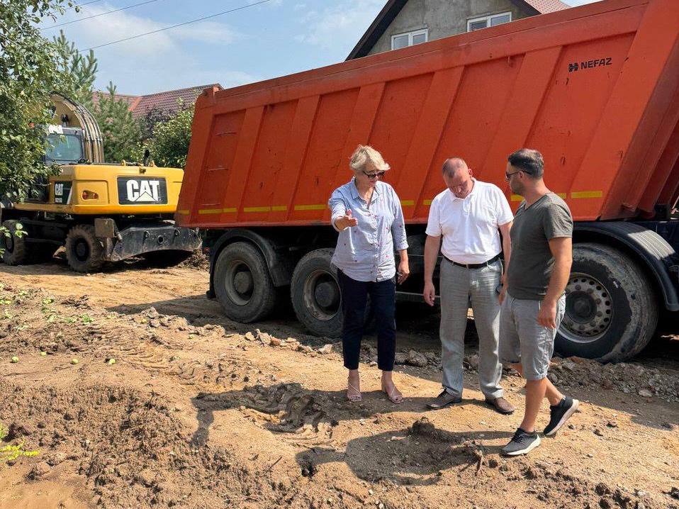 По улице Обнинская проводится ремонт автодороги по программе инициативного бюджетирования.